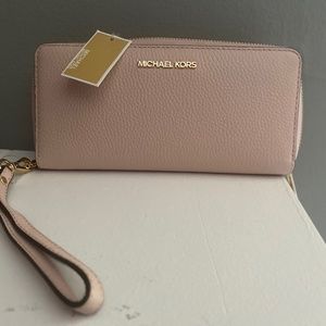 Michael Kors Jet Set Travel Wallet